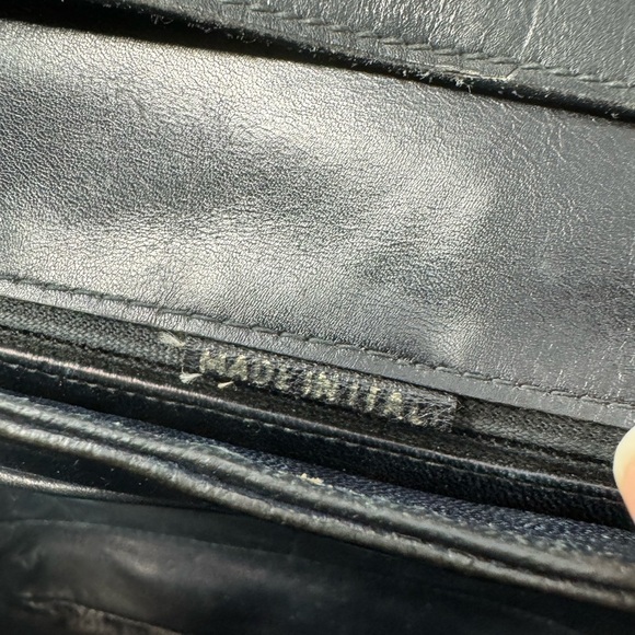 Celine Vintage Horse Carriage Bag – Black Leather Crossbody - Gold Logo Hardware - Picture 4 of 11